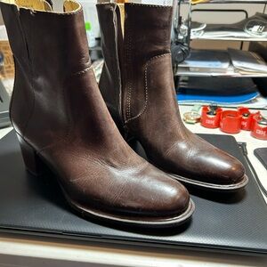 L.L. Bean Dark Brown Leather  Boots Like New Size 8M 
Women’s